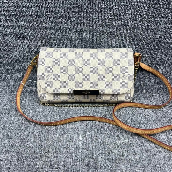 Auth Louis Vuitton Favorite MM White Damier Azur Shoulder Bag 835-110524 - Picture 2 of 16